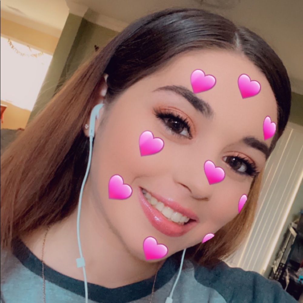 Meet your Posher, Lauren